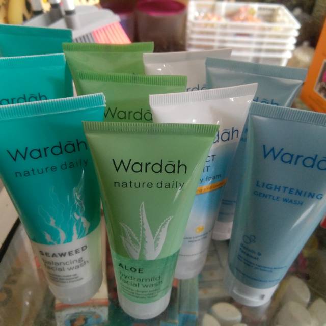 wardah facial wash and creamy foam aloe vera, seaweed, gentle, creamy foam
