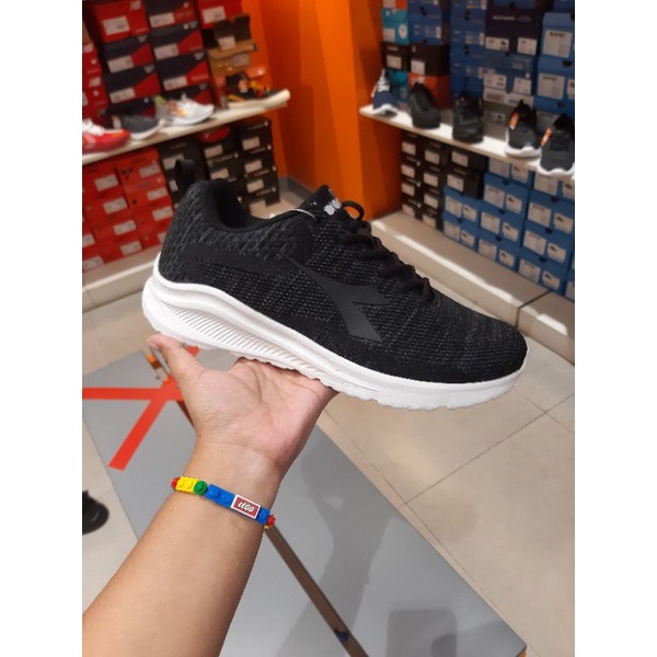 Diadora TRISTAN black