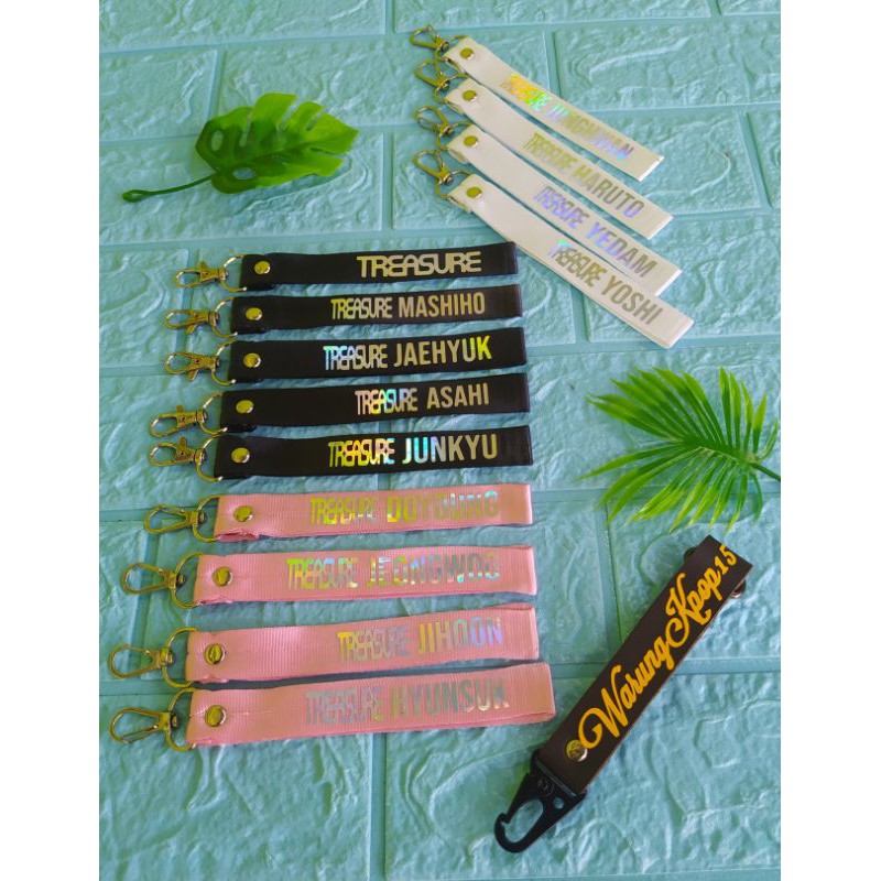 Strap treasure KPop hologram keyring treasure keychain treasure kpop