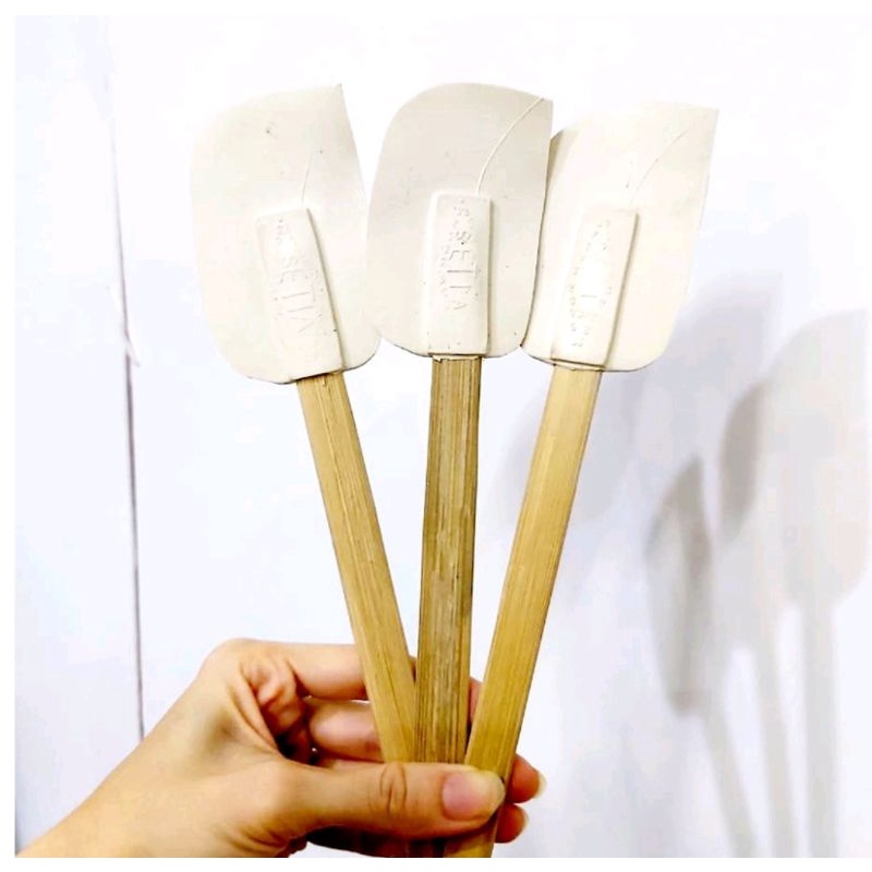 Vinztstore - Spatula Silikon Karet /Spatula Kue / Spatula Karet Gagang Kayu / Spatula Serbaguna /Spatula Murah / Bisacod