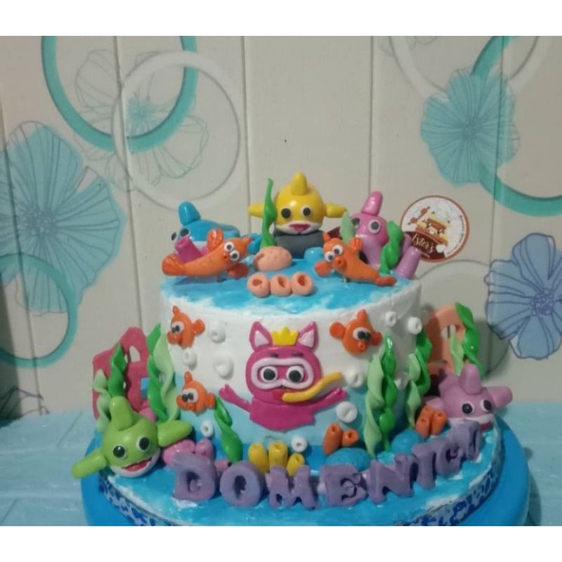 

baby shark birthday cake