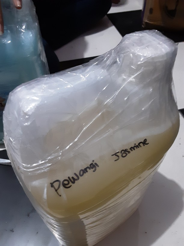 Pelicin / Pewangi / Pelembut / Pelicin Setrika Laundry 5l