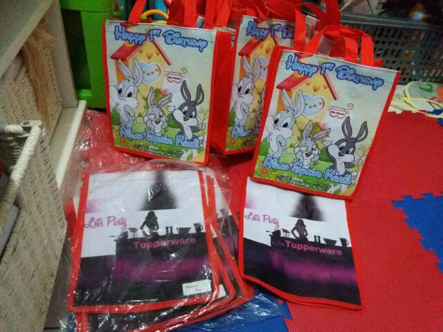 Tas Ultah Model Kotak Kombinasi Mika Muat Box 20x20 Cm