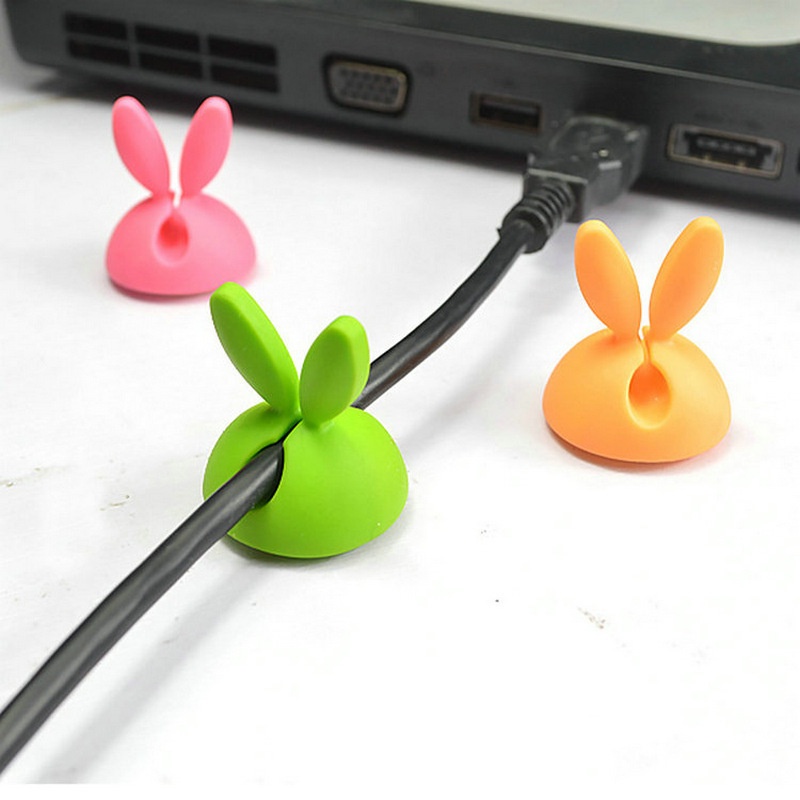 Klip Holder Pelindung Kabel Data / Charger USB Bentuk Telinga Kelinci Bahan TPR