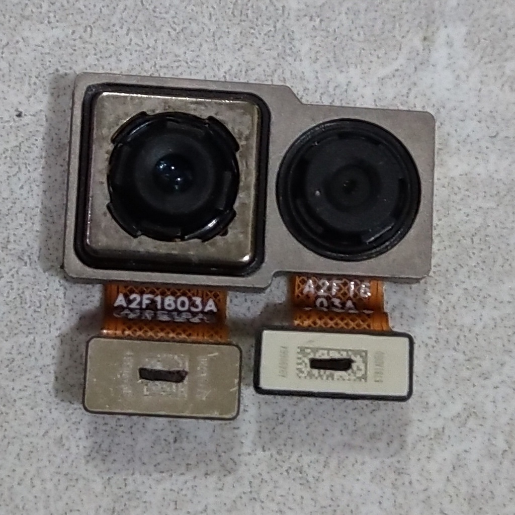 Kamera camera belakang Oppo F9 minus tidak tajam