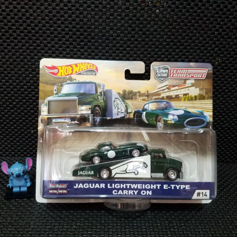 Hot wheels team transport Jaguar Lightweight E Type Carry On Team Transport