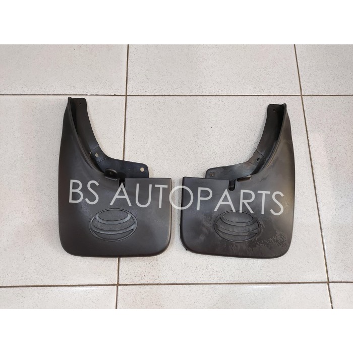 Mud Guard Karpet Lumpur Roda Belakang Kijang Kapsul 7K
