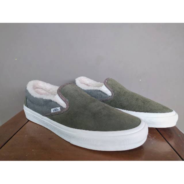 vans sherpa slip on