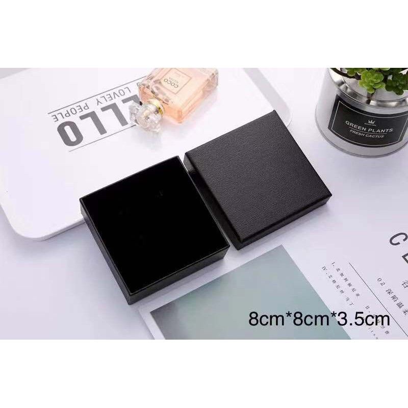 

Kotak Kado | Box Kado warna Hitam + Freegift