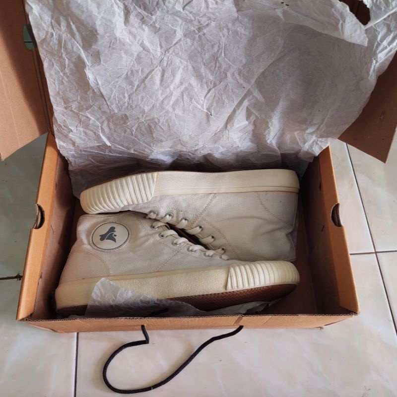 Brodo Vulcan Hi OFF WHITE - ukuran 43