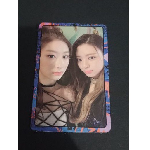 Booked PC Chaeryeong Yuna Itzy (It'z Me)