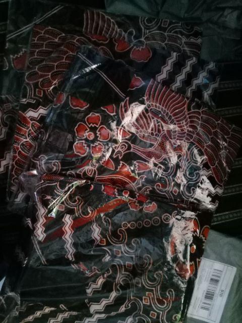 Kemeja Batik Pria Lengan Pendek Motif Gemek