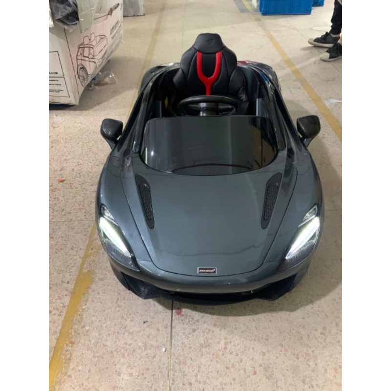 Mainan anak mobil aki MCLAREN 720S . BAN KARET . JOK KULIT