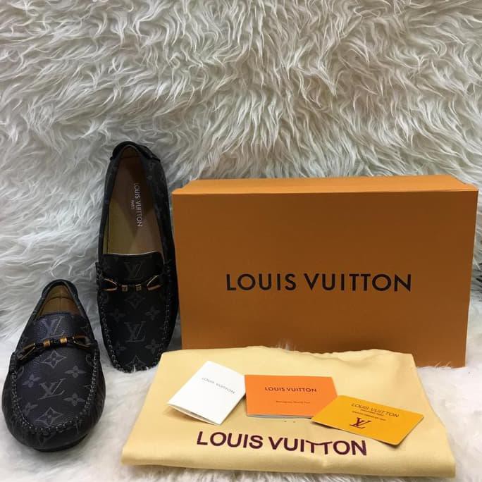 Diskon sepatu slip on pria/louis vuitton/mirror/premium/impor BARANG BAGUS