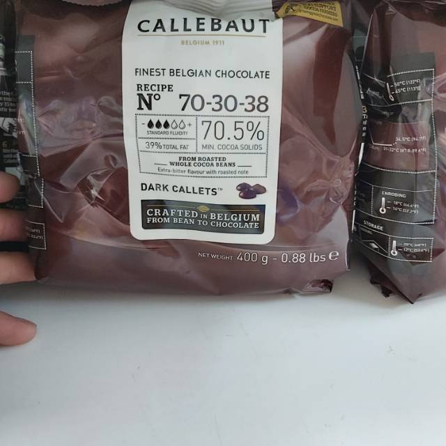 

Callebaut Dark Coklat Couverture 70,5% - 811NV Coklat hitam Choco Chips 400gr