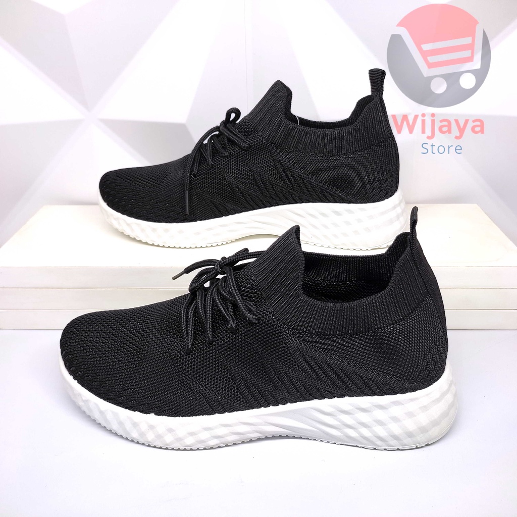 Sepatu Sneakers Rajut Hitam Wanita 37-40 RAFA FLY Import Elegansi Rajut untuk Gaya Kasual yang Mewah