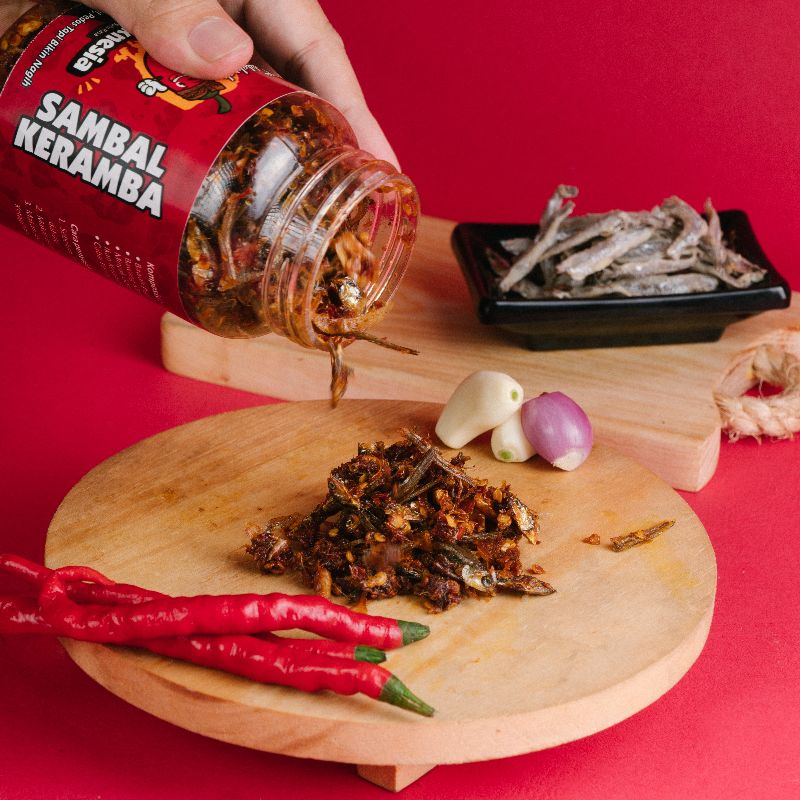 

Sambal Keramba ( Sambal Kering No.1 di Indonesia) Pedas, Nikmat & Lezat. Size Besar 150gr