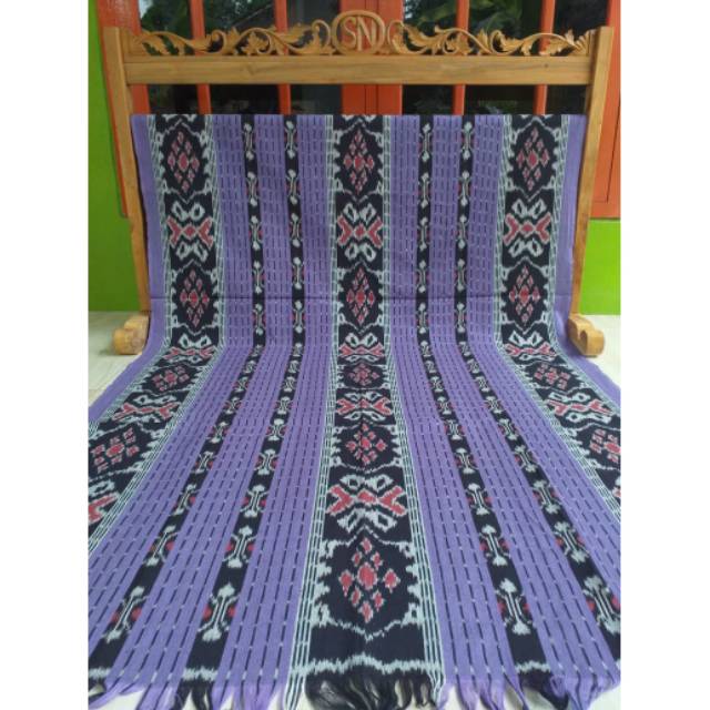 B43 Kain Tenun Blanket Ungu