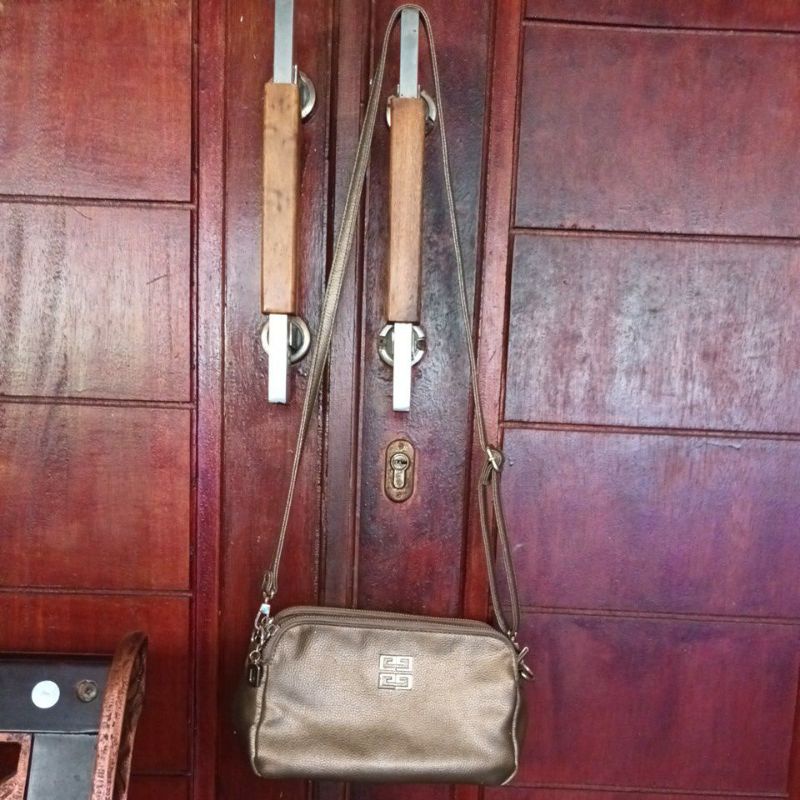 Preloved tas warna gold