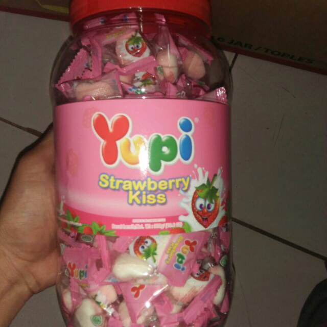 

Yupi Strawberry Kiss