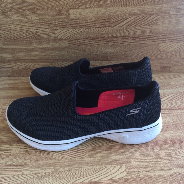Skechers Go Walk 4