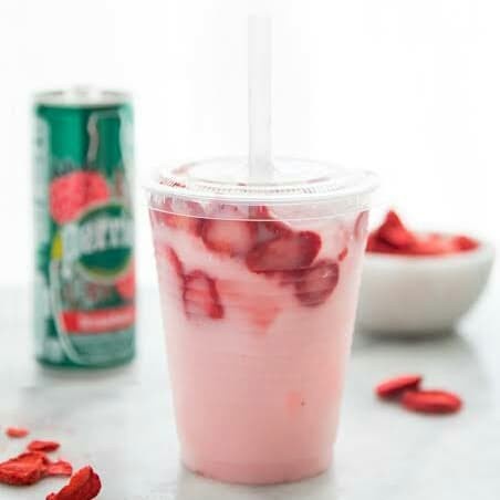 

BUBUK MINUMAN STRAWBERRY SMOOTHIES MILKSHAKE STROBERY POWDER PREMIUM