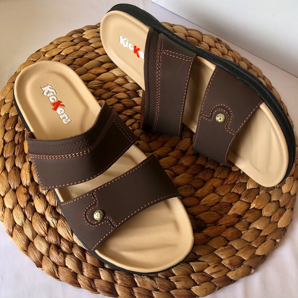 sandal slop cowok terlaris sintetis sandal karet cowok terpopuler termurah NEW ARRIVAL Sandal Selop Pria Terbaru Original Slip on Cowok Slide Sandal Kulit Pria Terlaris Sesuai Foto Sandal Selop di Jamin Berkualitas. Sandal Pria Fashion Sendal Pria murah o