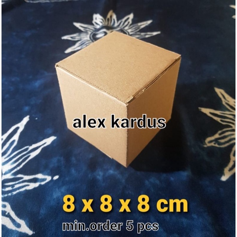 

Kardus box uk. 8x8x8 cm Karton Kotak DIECUT