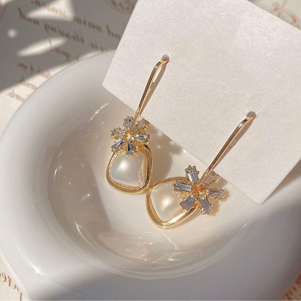 Mxbeauty Drop Menjuntai Anting Trendi High End Fashion Match Telinga Perhiasan Hadiah Yang Indah Temperamen Liontin Anting