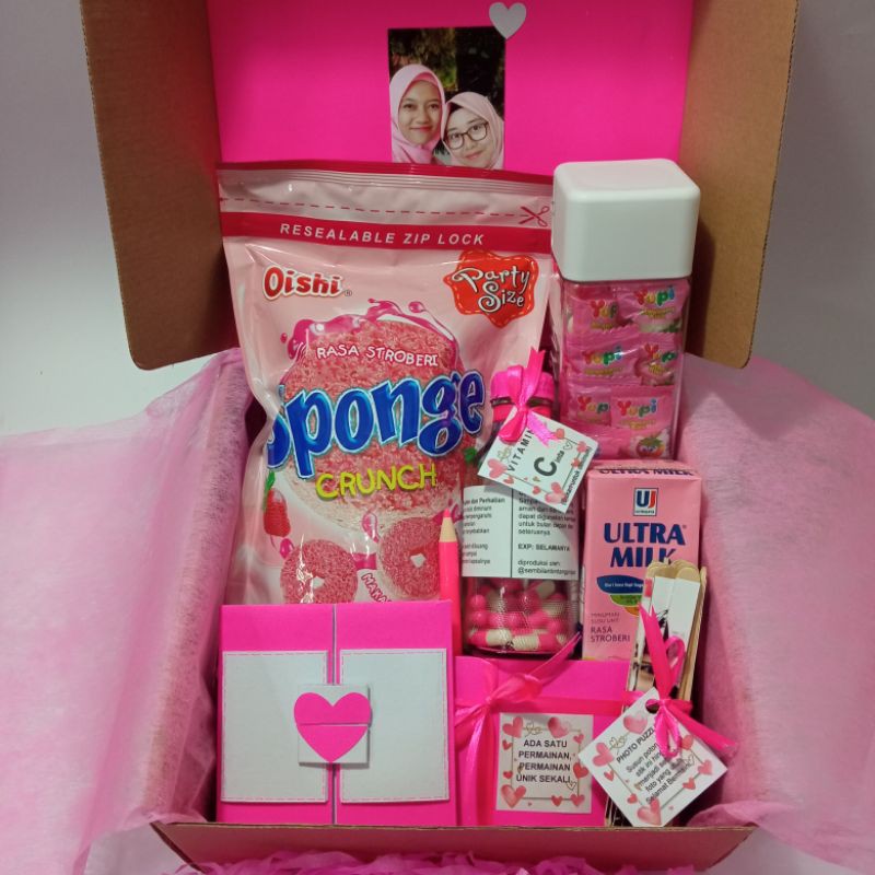 

[ACHER Series] Hampers Gift Box Snack Box As Sweet As You with Games & Vitamin Quotes - Pink Lover & Strawberry Lover
