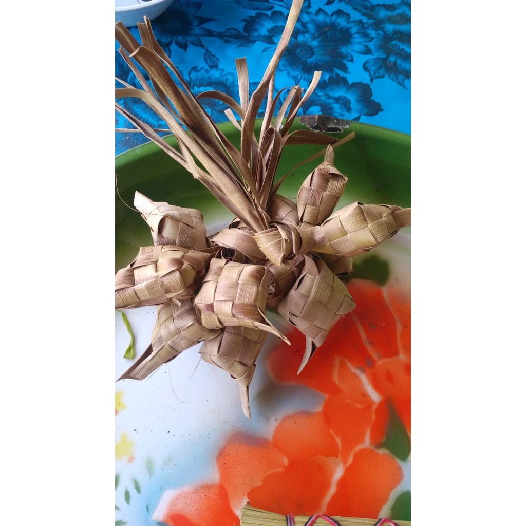 

Kulit Tipat Nasi
