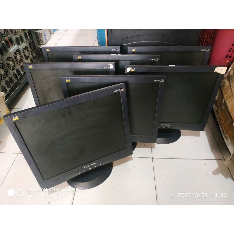 LCD monitor 17&quot; Kotak Normal