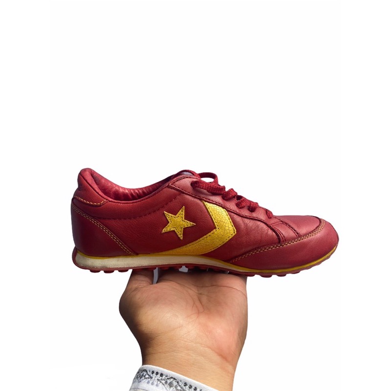 sepatu converse kulit pria