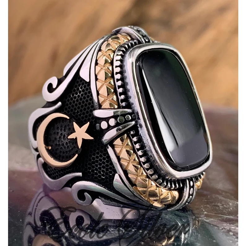 Cincin Desain Totem Misterius Bahan Stainless Steel Warna Hitam / Emas / Silver Untuk Pria