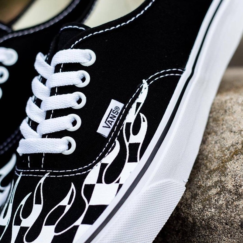 V4NS AUTHENTIC CHECKER FLAME BLACK/WHITE ORIGINAL 100%