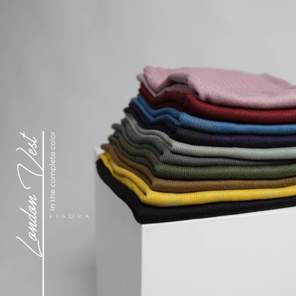 Rompi [Fisura] Premium  V neck Rajut Trendy Korea 2022