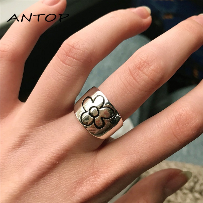 Cincin Model Terbuka Desain Bunga Daisy Kecil Gaya Simple Kreatif Untuk Wanita