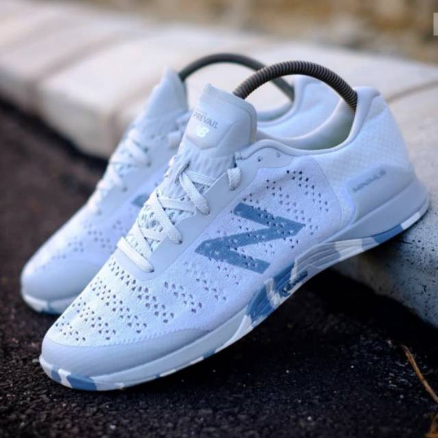 

New Balance Minimus prevail navy white sold gum . Size 43 only ( no tag label size )