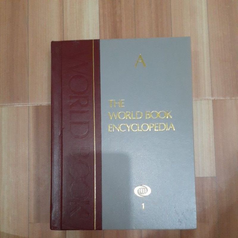 WORLD BOOK ENCYCLOPEDIA (A) (1) 950 halaman.