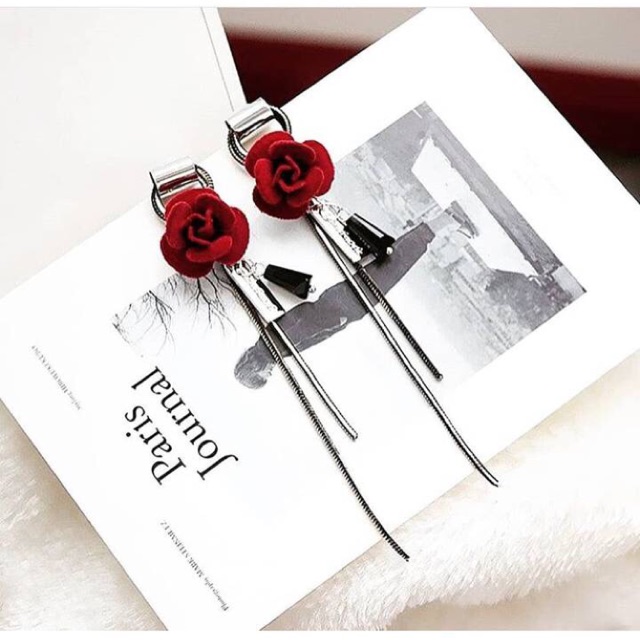 Anting bunga merah