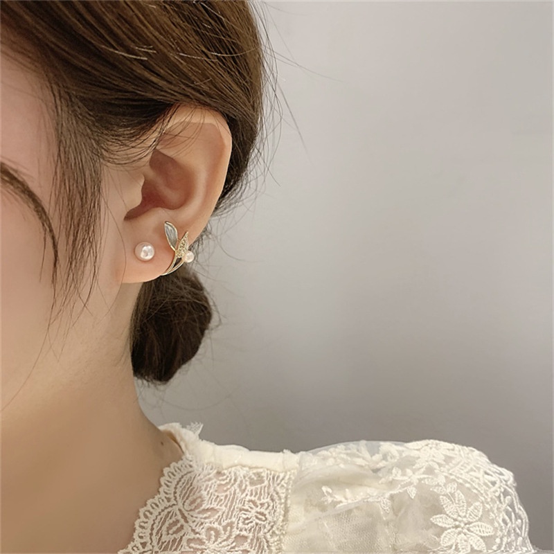 Anting Bentuk Daun Kecil Aksen Mutiara Gaya Korea