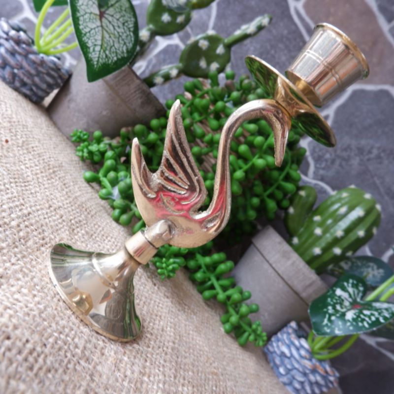 TEMPAT LILIN KUNINGAN PAJANGAN BENTUK ANGSA AKSESORIS RUANGAN KOLEKSI BARANG ANTIK PAJANGAN RUMAH CO