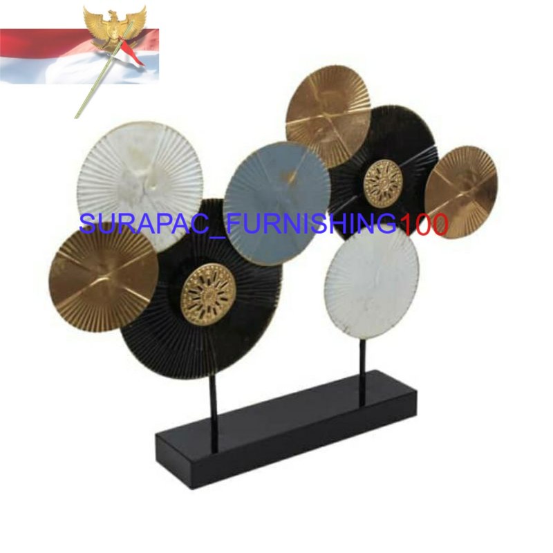 HIASAN MEJA METAL INFORMA / DEKORASI MEJA BAHAN BESI