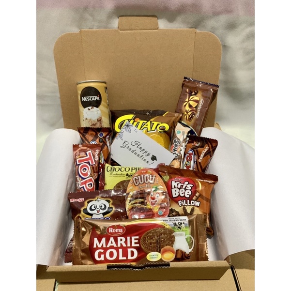 

Snack Box / Gift Snack / Hampers Lebaran / Ulang Tahun / Kado Wisuda / Hadiah