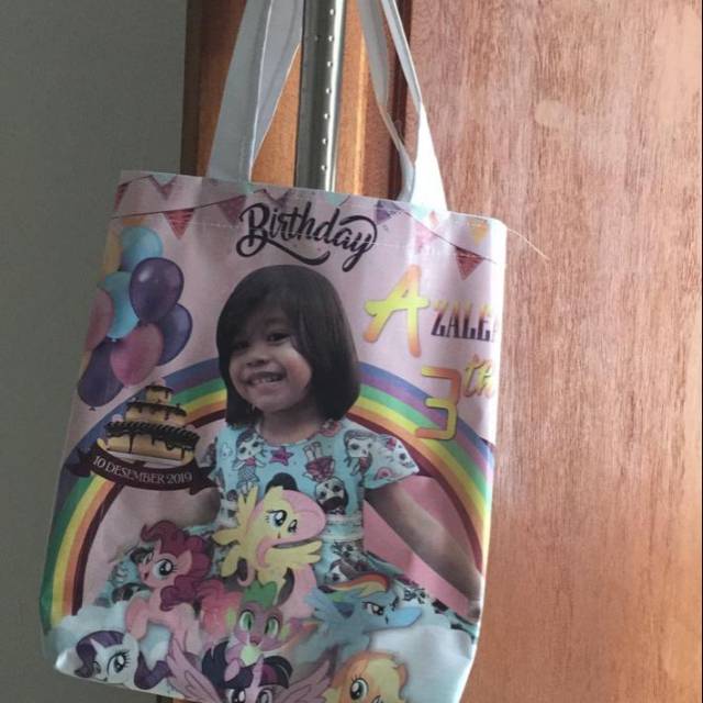 

Tas ulta/ Tas ulang tahun / godie bag ulang tahun/ souvenir ulang tahun printing 30 x 20 cm