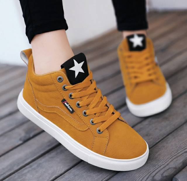 Sepatu but bintang op 04