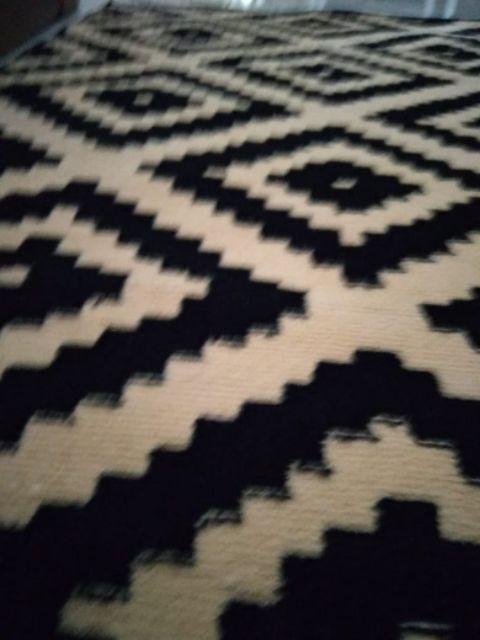 Karpet Monokrom Ikea Look Alike.runnen Dek Abu Tua