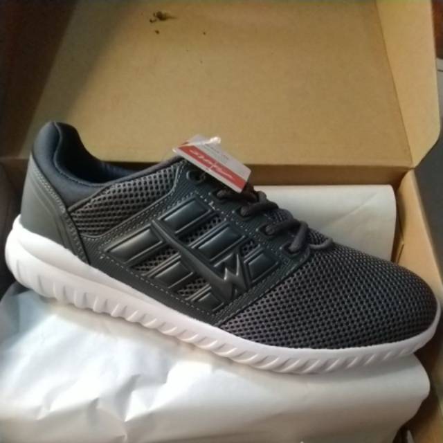 Sepatu Running Eagle Starwalker Grey