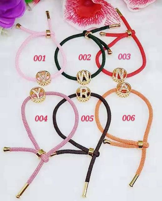 Gelang kain dengan huruf &amp; Liontin huruf