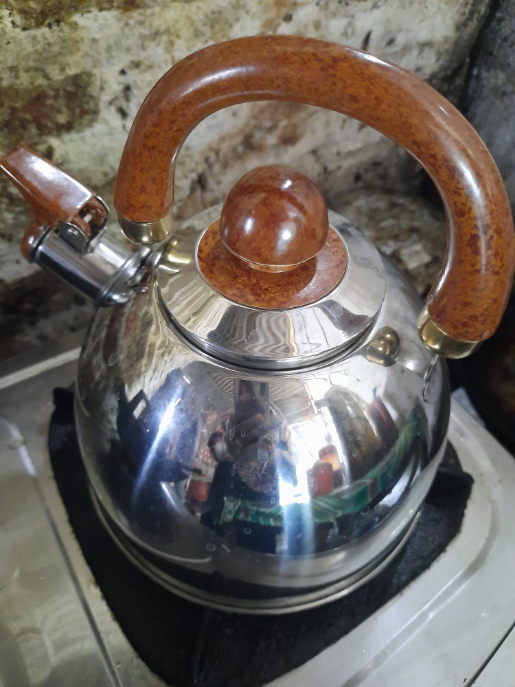 Teko Siul - Ceret Bunyi - Whistling Kettle Stainless Steel 2.5 Liter Q2 8025